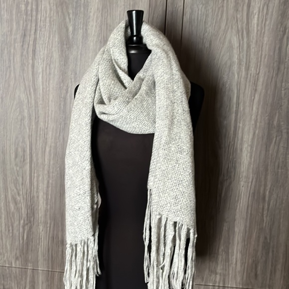 Steve Madden Scarf - Picture 6 of 9